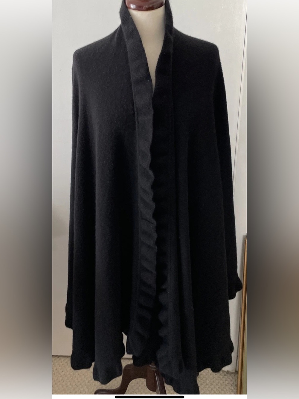 Belinda Robertson Scotland Heavy Cashmere Ruffled Ruana Cape Open Front Poncho